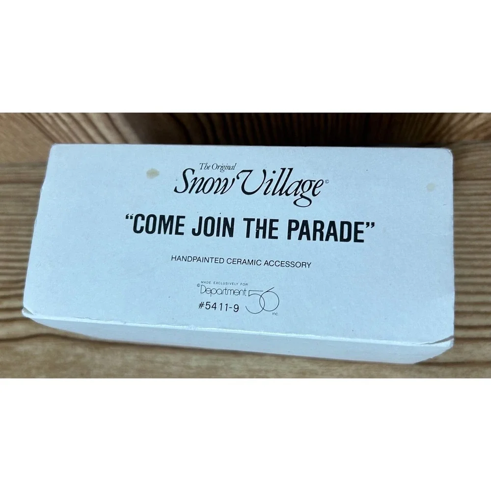 Dept 56 The Original Snow Village Come Join the Parade #54119 with box